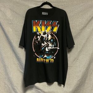 Kiss Black Graphic Tee with Vibrant Design